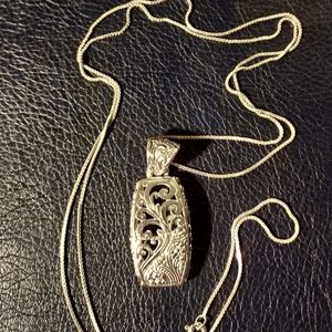 Sterling Silver 925 Scroll pendant Necklace.